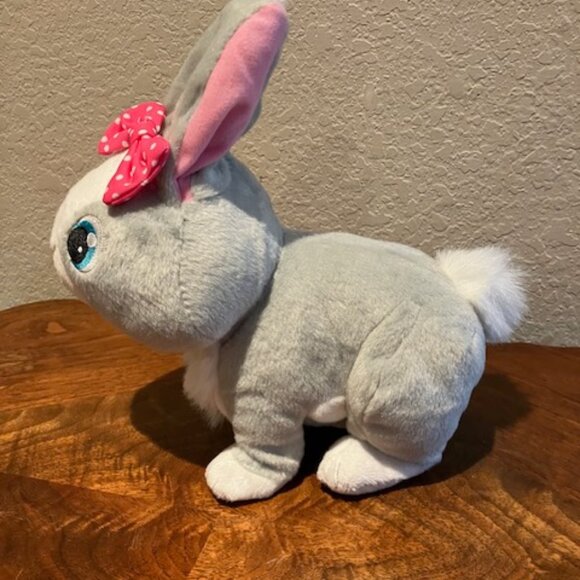 Plush Easter Rabbit Hops, Sings and Wiggles Her Ears.  New batteries. 11" - Picture 5 of 7